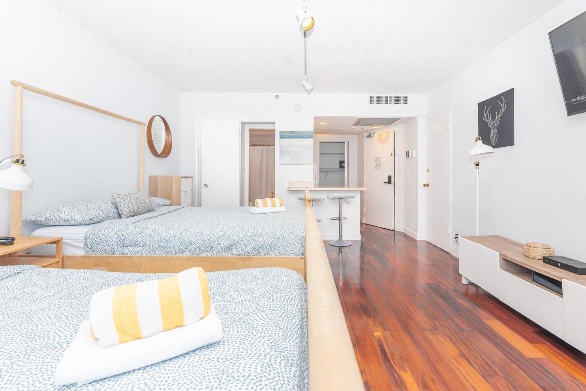ميامي بيتش Girasole Apartments الغرفة الصورة