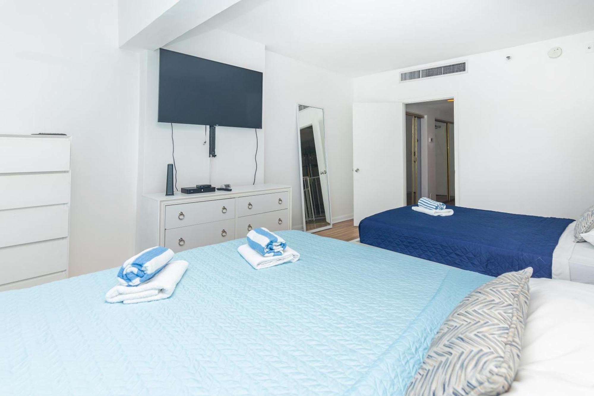 ميامي بيتش Girasole Apartments الغرفة الصورة